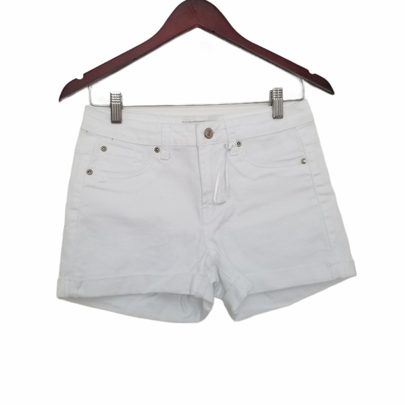 Cielo Jeans Cuffed Hem White Size Large Shorts. - Picture 3 of 6